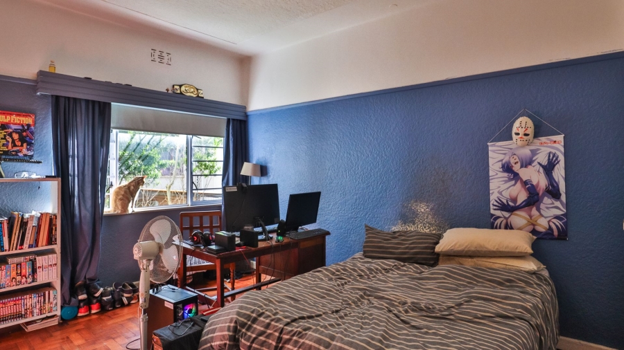 2 Bedroom Property for Sale in Vredehoek Western Cape